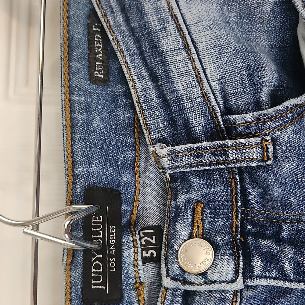 Judy Blue Relaxed Fit Skinny Jeans - Picture 2 of 4